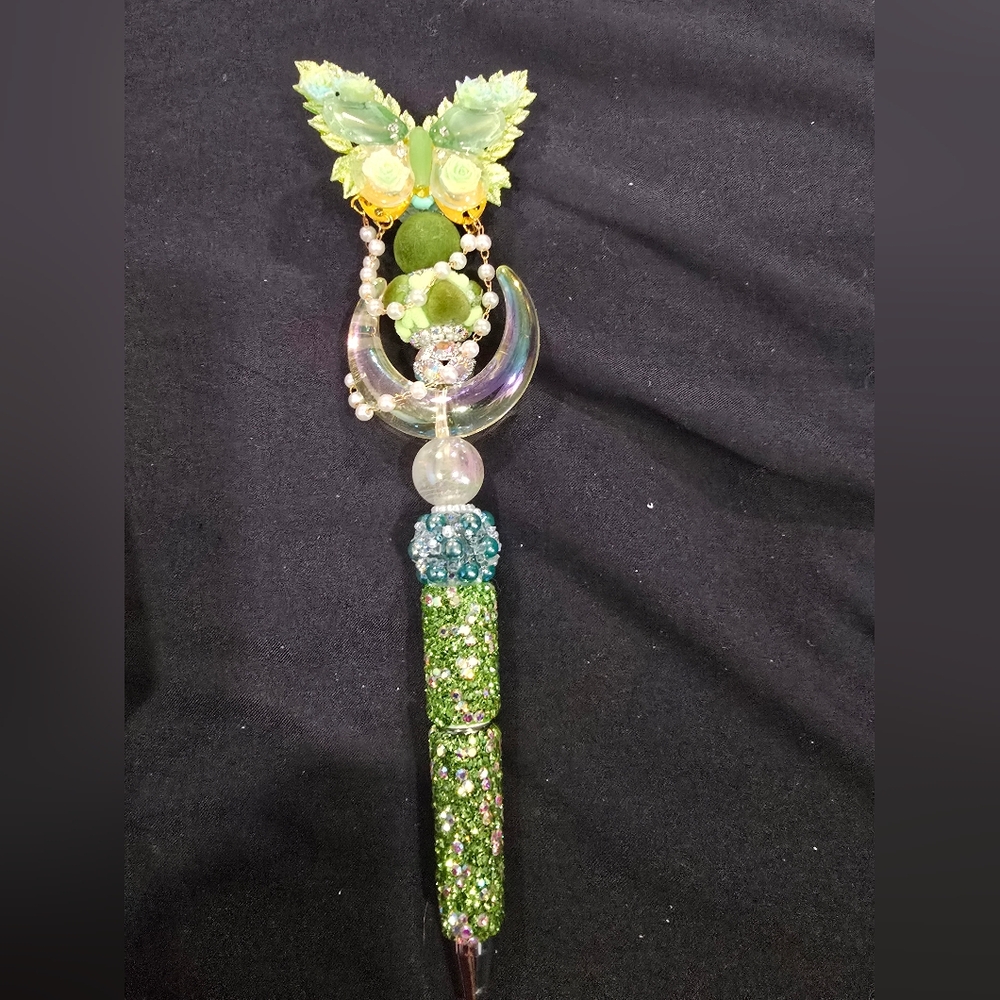 Whimsical Green and Gold Decorative Pen